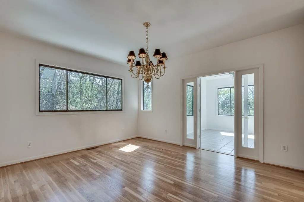 1400 Indian Trail, Sandy Springs, Georgia 30327, 3 Bedrooms Bedrooms, ,3 BathroomsBathrooms,Residential,Sold,1400 Indian Trail,7030081
