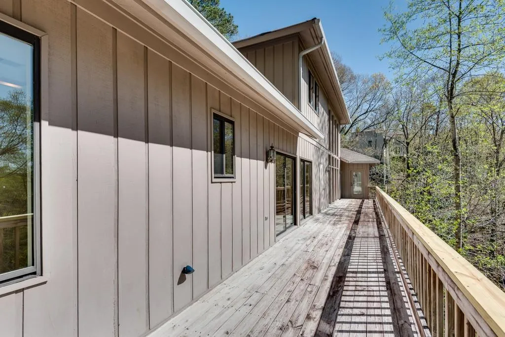 1400 Indian Trail, Sandy Springs, Georgia 30327, 3 Bedrooms Bedrooms, ,3 BathroomsBathrooms,Residential,Sold,1400 Indian Trail,7030081