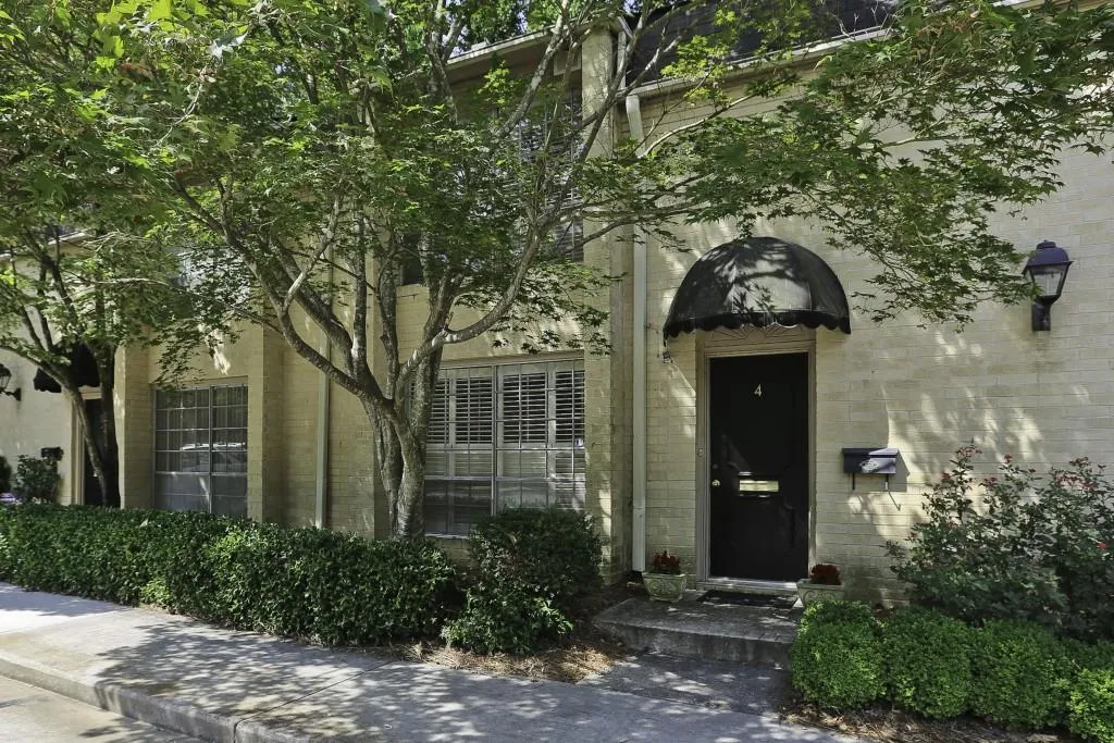 5400 Roswell Road Unit I-4, Atlanta, Georgia 30342, 3 Bedrooms Bedrooms, ,2 BathroomsBathrooms,Residential,Sold,5400 Roswell Road Unit I-4,5725925