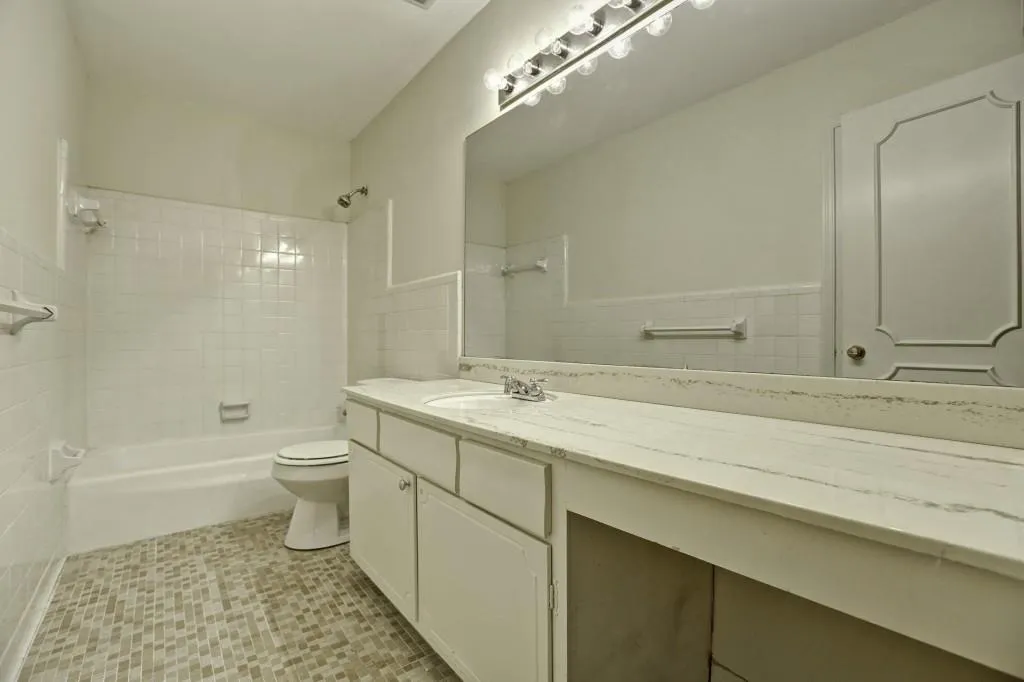 5400 Roswell Road Unit I-4, Atlanta, Georgia 30342, 3 Bedrooms Bedrooms, ,2 BathroomsBathrooms,Residential,Sold,5400 Roswell Road Unit I-4,5725925