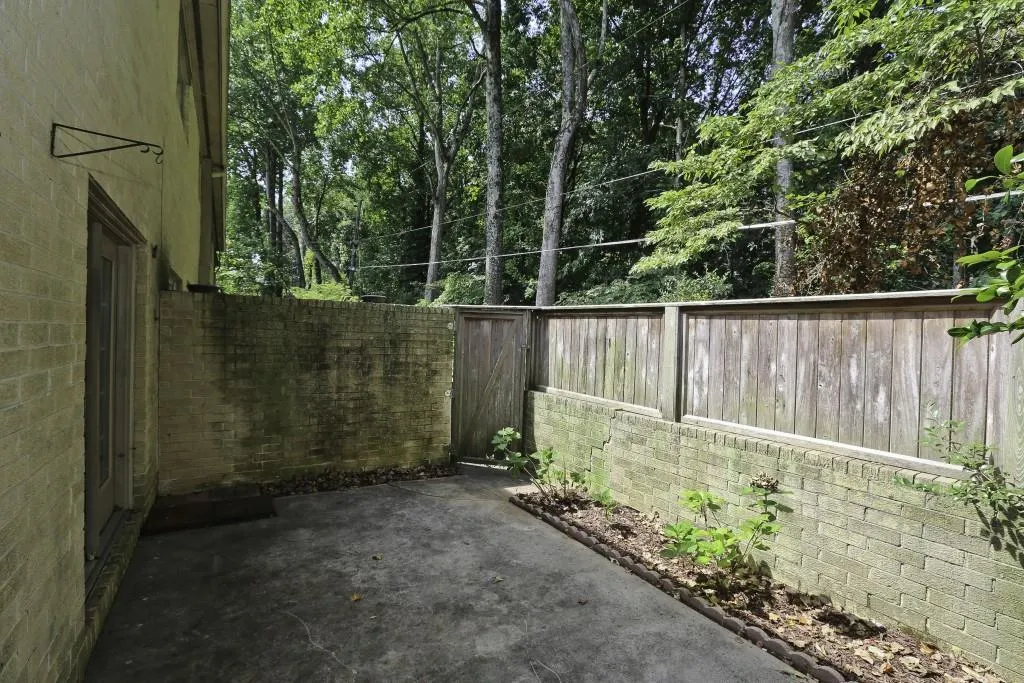 5400 Roswell Road Unit I-4, Atlanta, Georgia 30342, 3 Bedrooms Bedrooms, ,2 BathroomsBathrooms,Residential,Sold,5400 Roswell Road Unit I-4,5725925