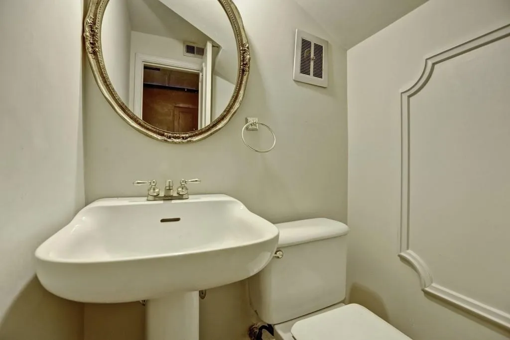 5400 Roswell Road Unit I-4, Atlanta, Georgia 30342, 3 Bedrooms Bedrooms, ,2 BathroomsBathrooms,Residential,Sold,5400 Roswell Road Unit I-4,5725925