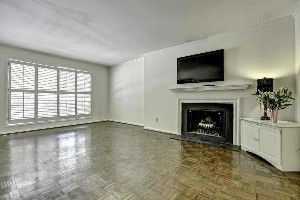 5400 Roswell Road Unit I-4, Atlanta, Georgia 30342, 3 Bedrooms Bedrooms, ,2 BathroomsBathrooms,Residential,Sold,5400 Roswell Road Unit I-4,5725925