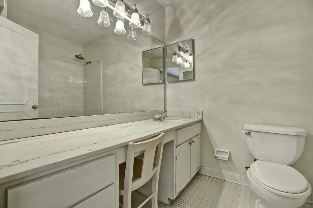 5400 Roswell Road Unit I-4, Atlanta, Georgia 30342, 3 Bedrooms Bedrooms, ,2 BathroomsBathrooms,Residential,Sold,5400 Roswell Road Unit I-4,5725925