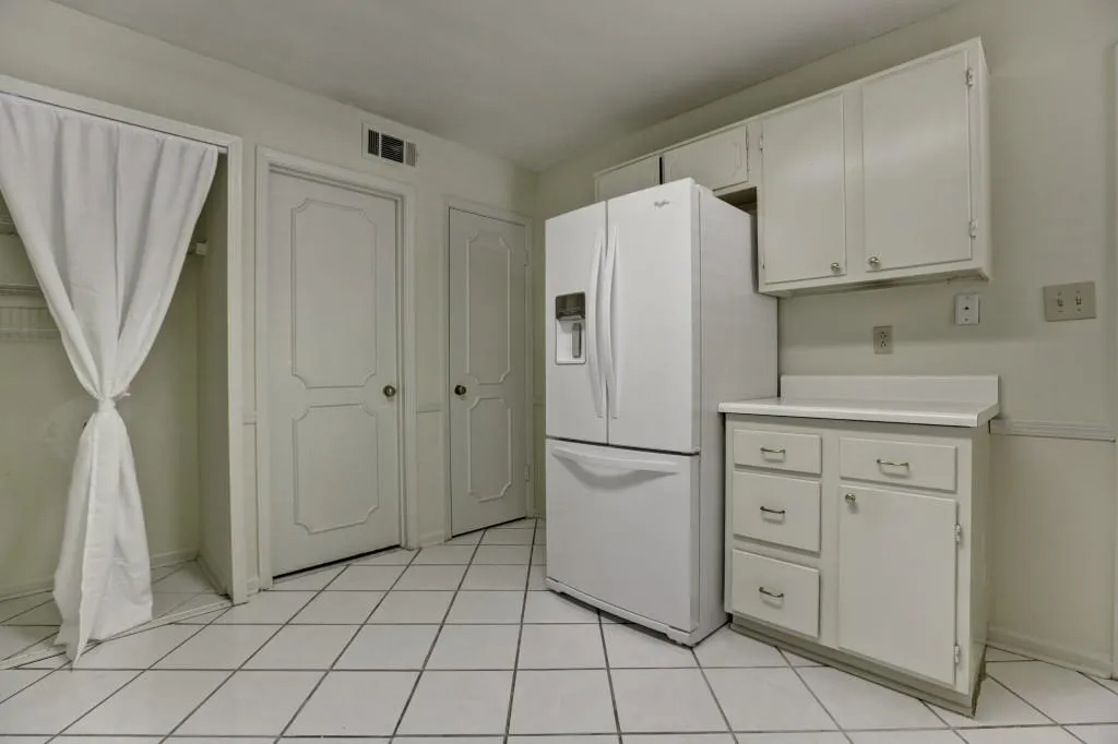 5400 Roswell Road Unit I-4, Atlanta, Georgia 30342, 3 Bedrooms Bedrooms, ,2 BathroomsBathrooms,Residential,Sold,5400 Roswell Road Unit I-4,5725925