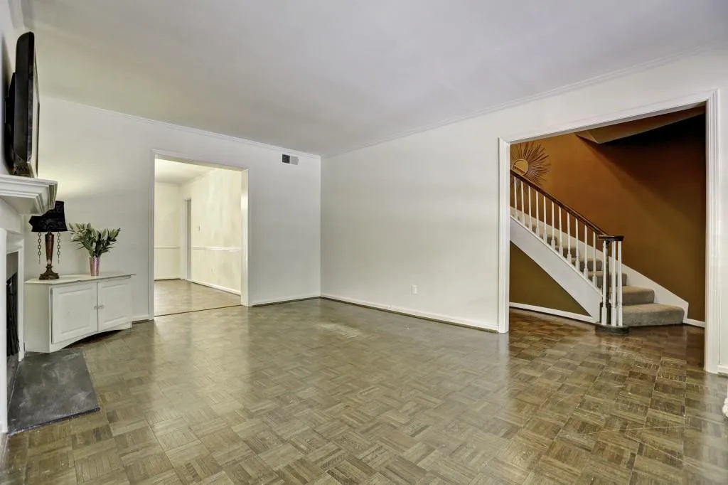 5400 Roswell Road Unit I-4, Atlanta, Georgia 30342, 3 Bedrooms Bedrooms, ,2 BathroomsBathrooms,Residential,Sold,5400 Roswell Road Unit I-4,5725925