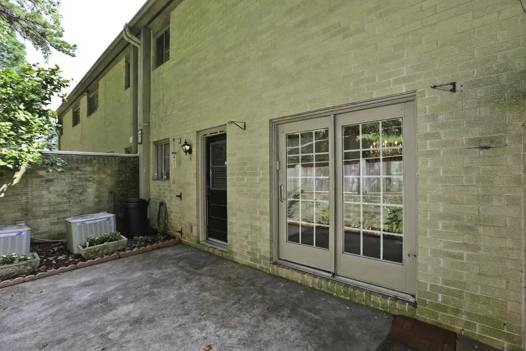 5400 Roswell Road Unit I-4, Atlanta, Georgia 30342, 3 Bedrooms Bedrooms, ,2 BathroomsBathrooms,Residential,Sold,5400 Roswell Road Unit I-4,5725925