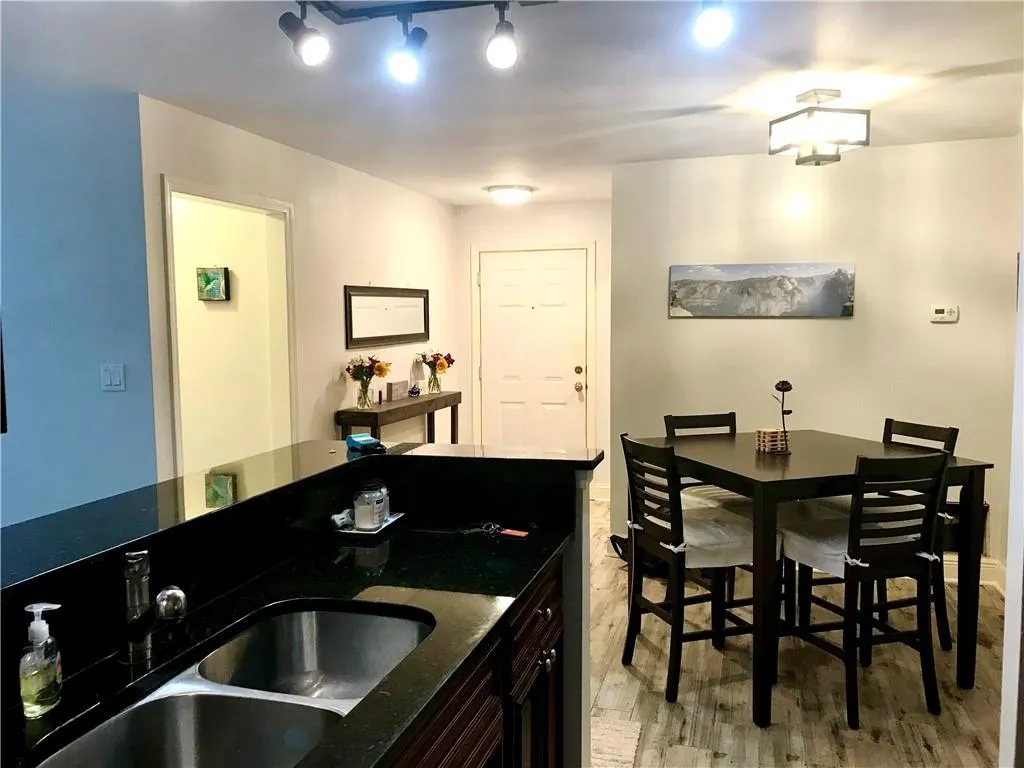 7103 Santa Fe Parkway, Sandy Springs, Georgia 30350, 2 Bedrooms Bedrooms, ,2 BathroomsBathrooms,Residential,Sold,7103 Santa Fe Parkway,6536396