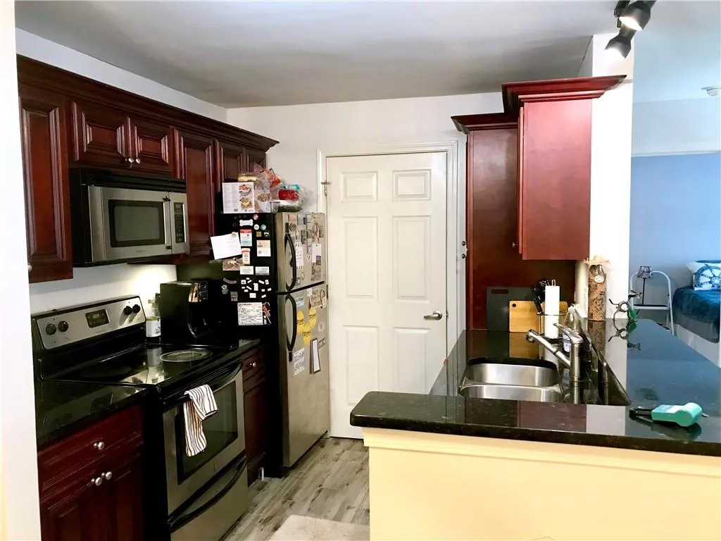 7103 Santa Fe Parkway, Sandy Springs, Georgia 30350, 2 Bedrooms Bedrooms, ,2 BathroomsBathrooms,Residential,Sold,7103 Santa Fe Parkway,6536396