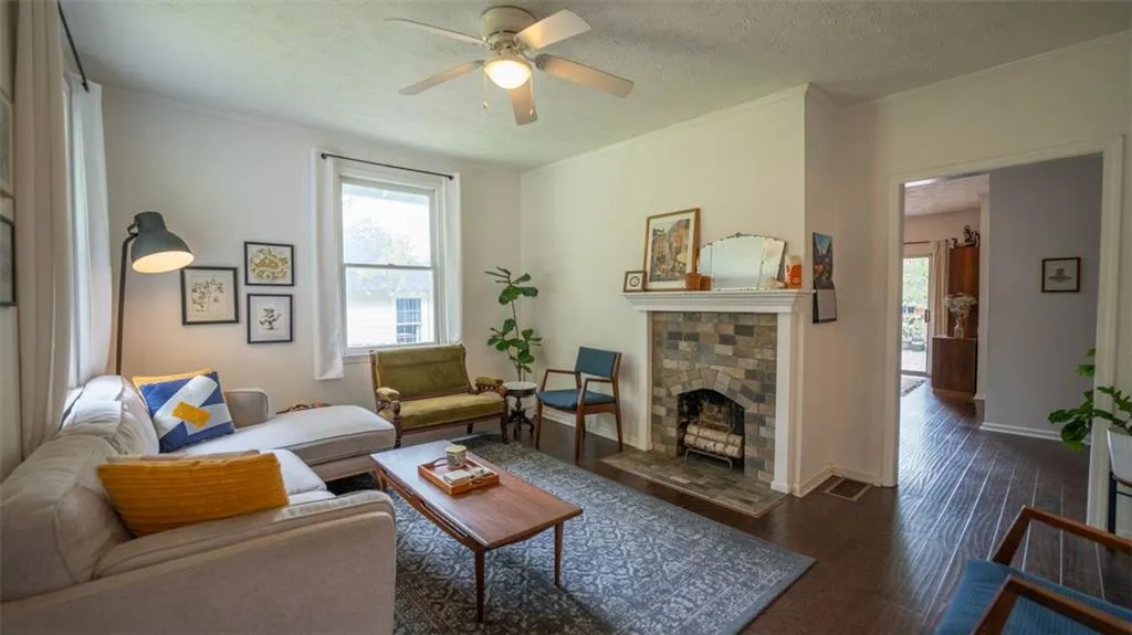2881 Parrott Avenue Nw, Atlanta, Georgia 30318, 2 Bedrooms Bedrooms, ,2 BathroomsBathrooms,Residential,For Sale,2881 Parrott Avenue Nw,7568713