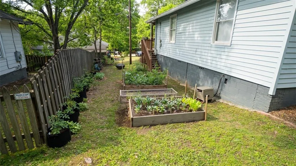 2881 Parrott Avenue Nw, Atlanta, Georgia 30318, 2 Bedrooms Bedrooms, ,2 BathroomsBathrooms,Residential,For Sale,2881 Parrott Avenue Nw,7568713