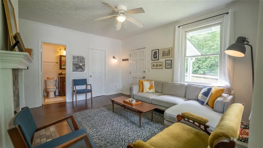 2881 Parrott Avenue Nw, Atlanta, Georgia 30318, 2 Bedrooms Bedrooms, ,2 BathroomsBathrooms,Residential,For Sale,2881 Parrott Avenue Nw,7568713