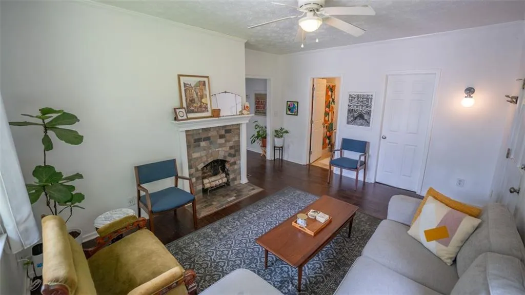 2881 Parrott Avenue Nw, Atlanta, Georgia 30318, 2 Bedrooms Bedrooms, ,2 BathroomsBathrooms,Residential,For Sale,2881 Parrott Avenue Nw,7568713