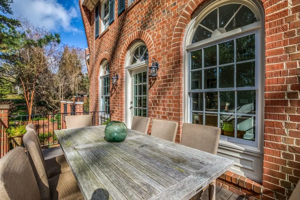 107 Jefferson Circle, Sandy Springs, Georgia 30328, 4 Bedrooms Bedrooms, ,3 BathroomsBathrooms,Residential,Sold,107 Jefferson Circle,6125796