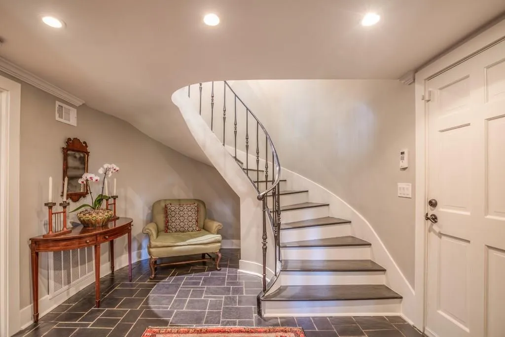 107 Jefferson Circle, Sandy Springs, Georgia 30328, 4 Bedrooms Bedrooms, ,3 BathroomsBathrooms,Residential,Sold,107 Jefferson Circle,6125796