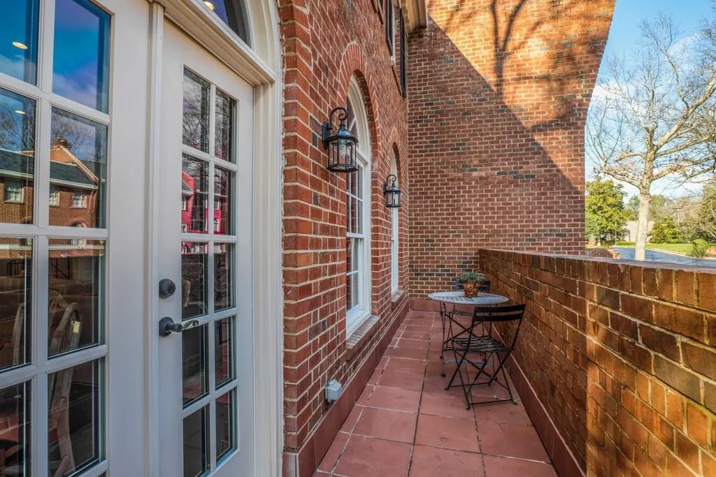 107 Jefferson Circle, Sandy Springs, Georgia 30328, 4 Bedrooms Bedrooms, ,3 BathroomsBathrooms,Residential,Sold,107 Jefferson Circle,6125796