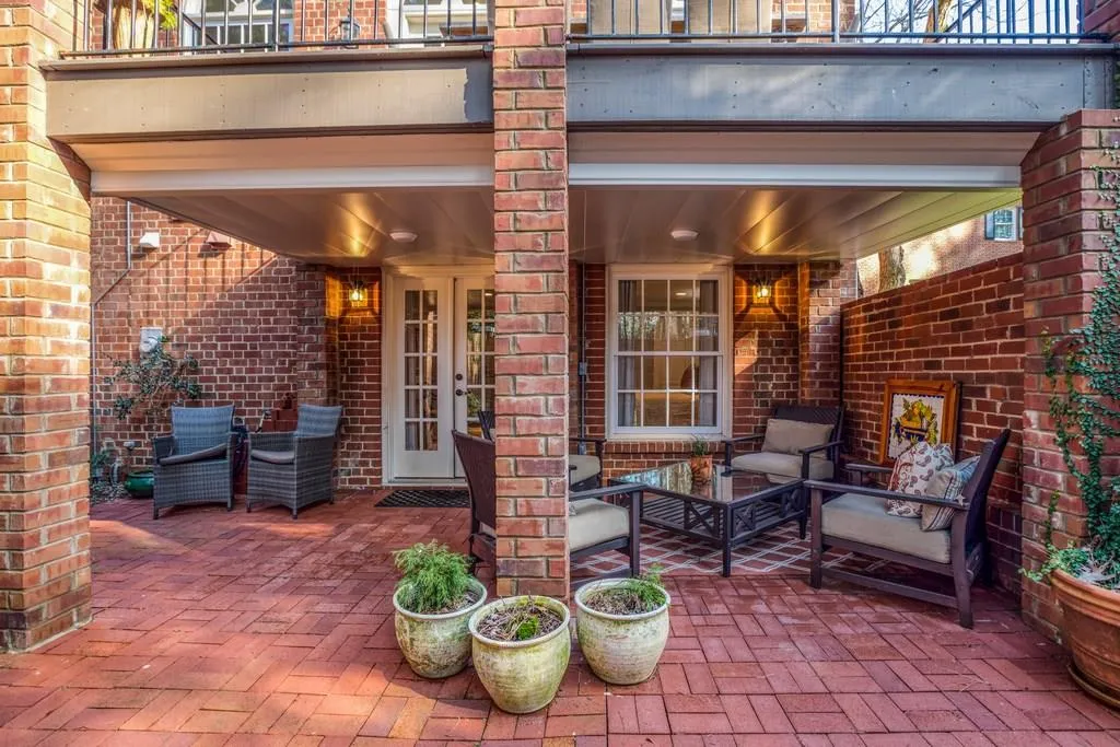 107 Jefferson Circle, Sandy Springs, Georgia 30328, 4 Bedrooms Bedrooms, ,3 BathroomsBathrooms,Residential,Sold,107 Jefferson Circle,6125796