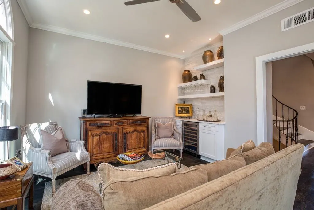 107 Jefferson Circle, Sandy Springs, Georgia 30328, 4 Bedrooms Bedrooms, ,3 BathroomsBathrooms,Residential,Sold,107 Jefferson Circle,6125796