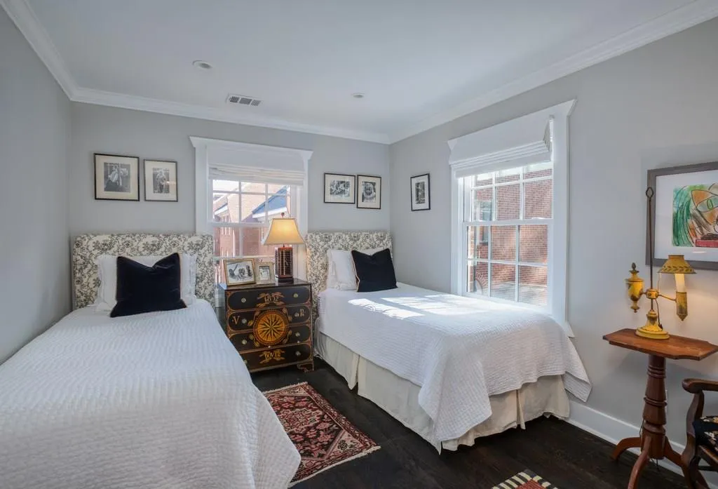 107 Jefferson Circle, Sandy Springs, Georgia 30328, 4 Bedrooms Bedrooms, ,3 BathroomsBathrooms,Residential,Sold,107 Jefferson Circle,6125796