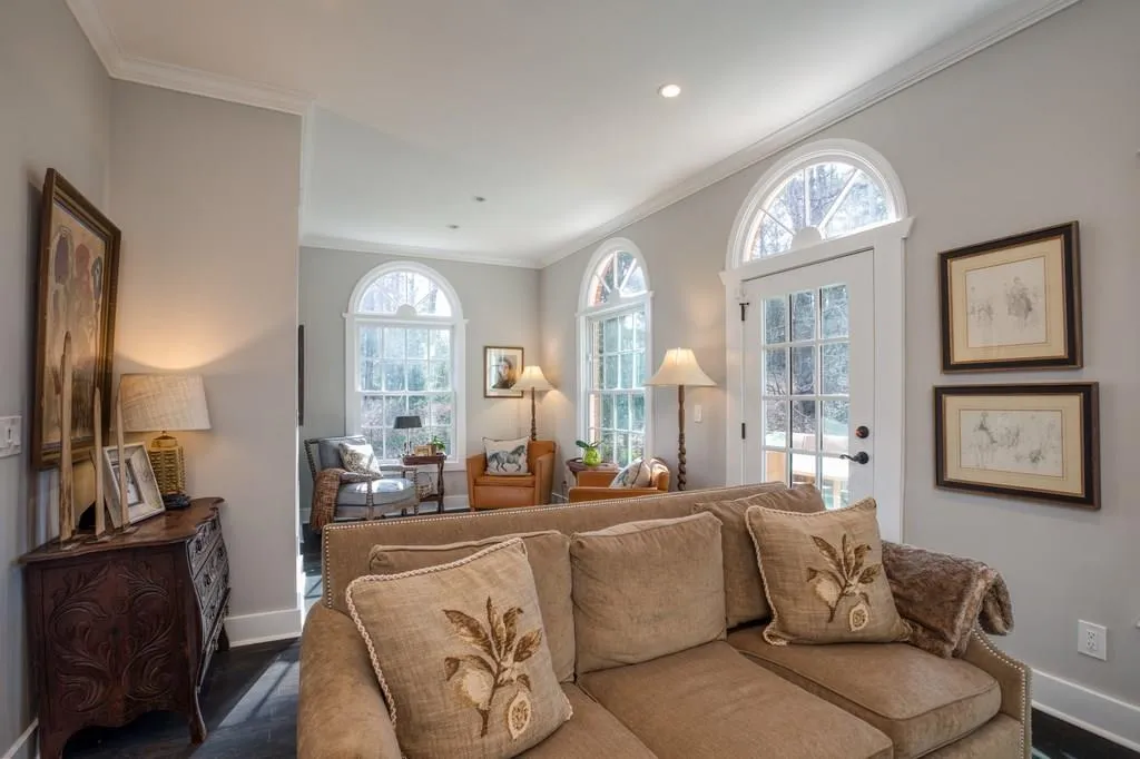 107 Jefferson Circle, Sandy Springs, Georgia 30328, 4 Bedrooms Bedrooms, ,3 BathroomsBathrooms,Residential,Sold,107 Jefferson Circle,6125796