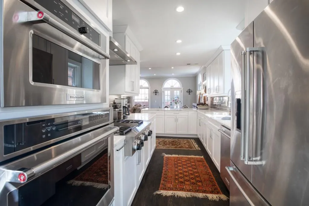 107 Jefferson Circle, Sandy Springs, Georgia 30328, 4 Bedrooms Bedrooms, ,3 BathroomsBathrooms,Residential,Sold,107 Jefferson Circle,6125796