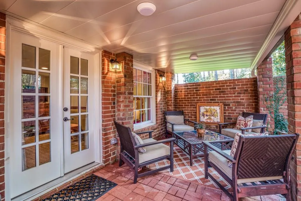 107 Jefferson Circle, Sandy Springs, Georgia 30328, 4 Bedrooms Bedrooms, ,3 BathroomsBathrooms,Residential,Sold,107 Jefferson Circle,6125796