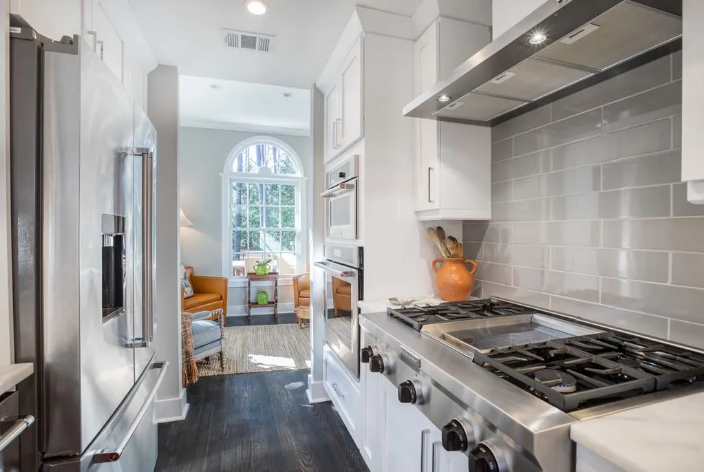 107 Jefferson Circle, Sandy Springs, Georgia 30328, 4 Bedrooms Bedrooms, ,3 BathroomsBathrooms,Residential,Sold,107 Jefferson Circle,6125796