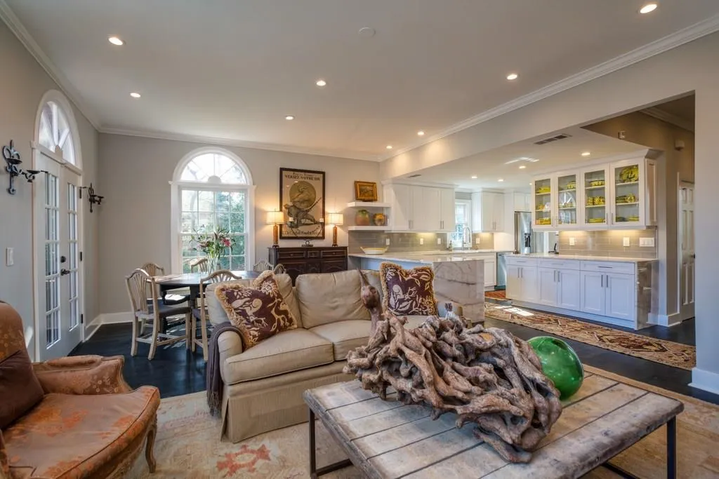 107 Jefferson Circle, Sandy Springs, Georgia 30328, 4 Bedrooms Bedrooms, ,3 BathroomsBathrooms,Residential,Sold,107 Jefferson Circle,6125796