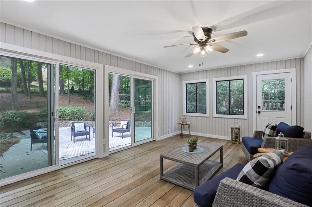 24 Brandon Ridge Drive, Sandy Springs, Georgia 30328, 5 Bedrooms Bedrooms, ,3 BathroomsBathrooms,Residential,Sold,24 Brandon Ridge Drive,7087997