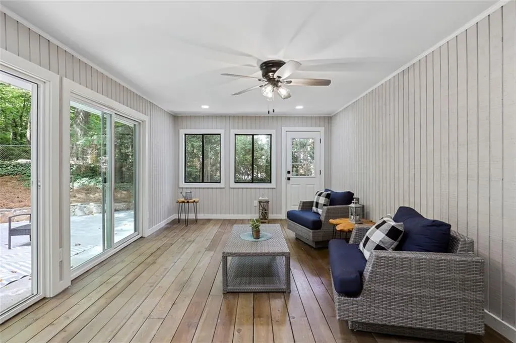 24 Brandon Ridge Drive, Sandy Springs, Georgia 30328, 5 Bedrooms Bedrooms, ,3 BathroomsBathrooms,Residential,Sold,24 Brandon Ridge Drive,7087997