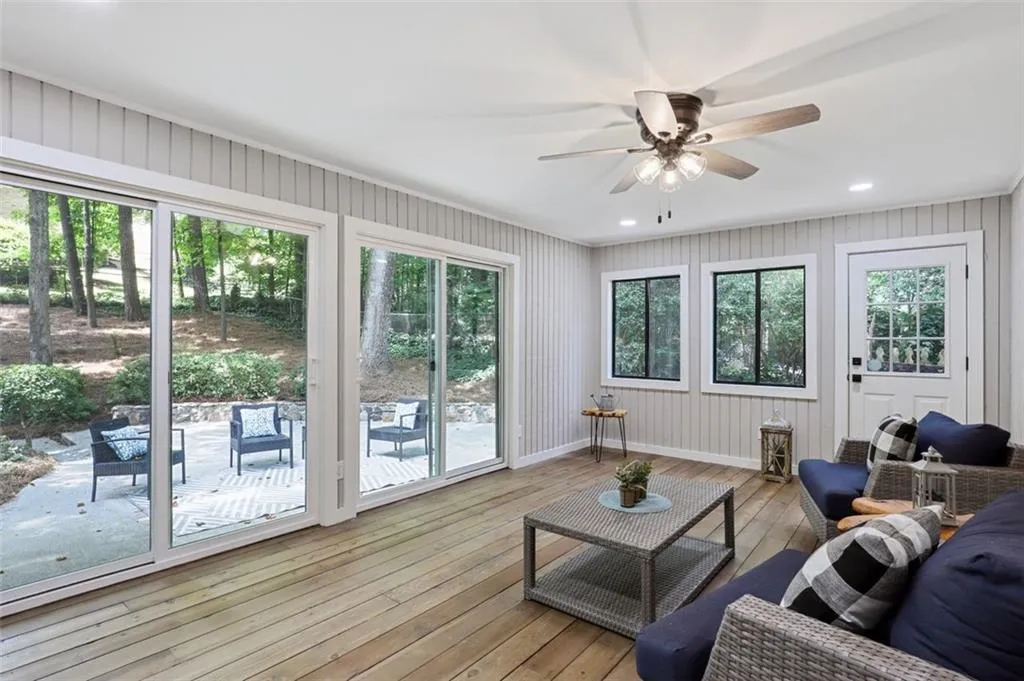 24 Brandon Ridge Drive, Sandy Springs, Georgia 30328, 5 Bedrooms Bedrooms, ,3 BathroomsBathrooms,Residential,Sold,24 Brandon Ridge Drive,7087997