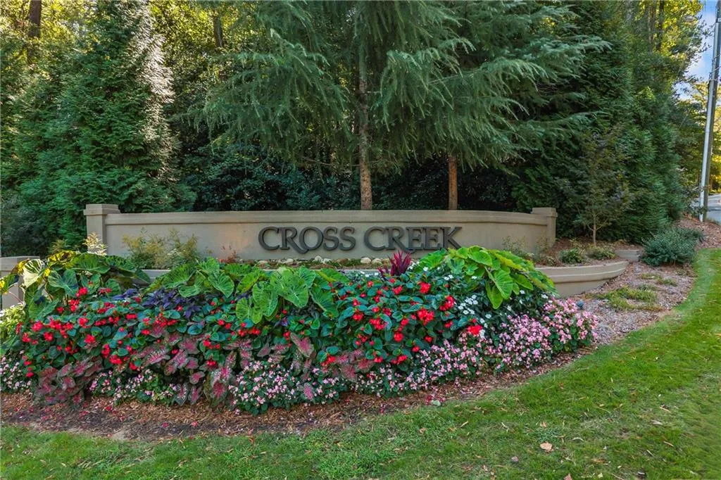 13 Chaumont Square Nw, Atlanta, Georgia 30327, 2 Bedrooms Bedrooms, ,2 BathroomsBathrooms,Residential,For Sale,13 Chaumont Square Nw,7664977