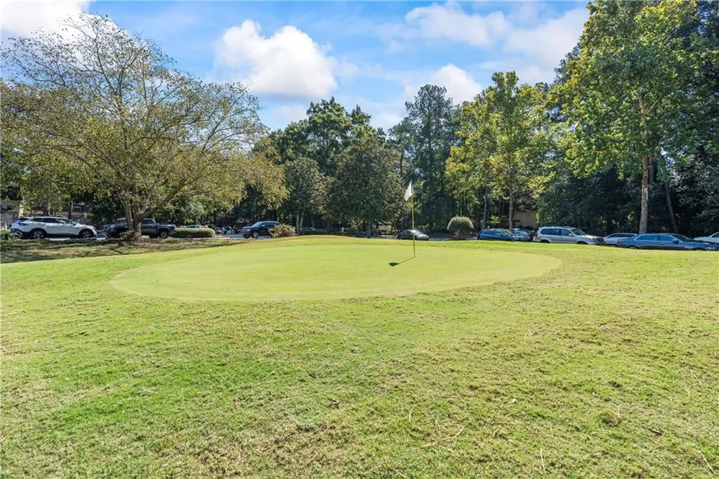 13 Chaumont Square Nw, Atlanta, Georgia 30327, 2 Bedrooms Bedrooms, ,2 BathroomsBathrooms,Residential,For Sale,13 Chaumont Square Nw,7664977
