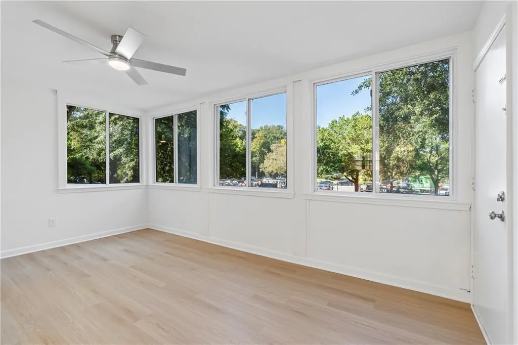 13 Chaumont Square Nw, Atlanta, Georgia 30327, 2 Bedrooms Bedrooms, ,2 BathroomsBathrooms,Residential,For Sale,13 Chaumont Square Nw,7664977