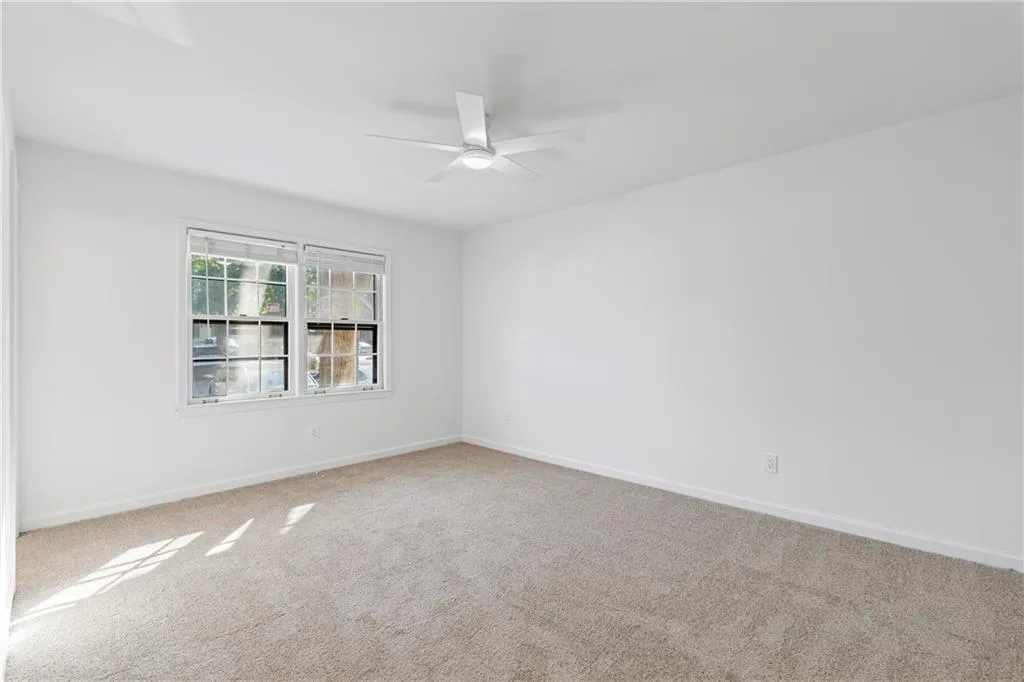 13 Chaumont Square Nw, Atlanta, Georgia 30327, 2 Bedrooms Bedrooms, ,2 BathroomsBathrooms,Residential,For Sale,13 Chaumont Square Nw,7664977