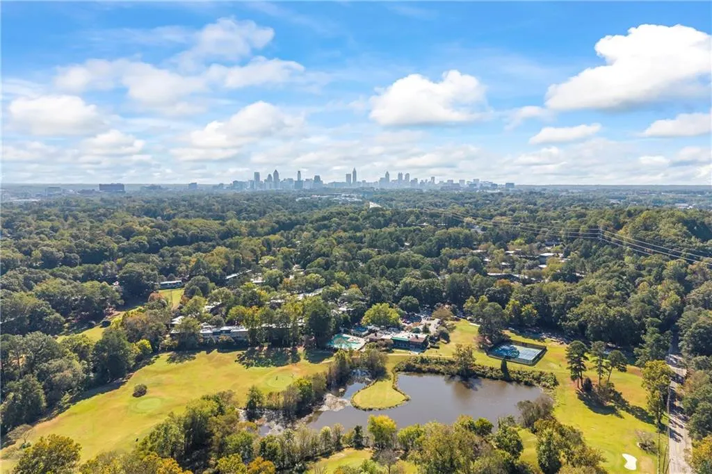 13 Chaumont Square Nw, Atlanta, Georgia 30327, 2 Bedrooms Bedrooms, ,2 BathroomsBathrooms,Residential,For Sale,13 Chaumont Square Nw,7664977