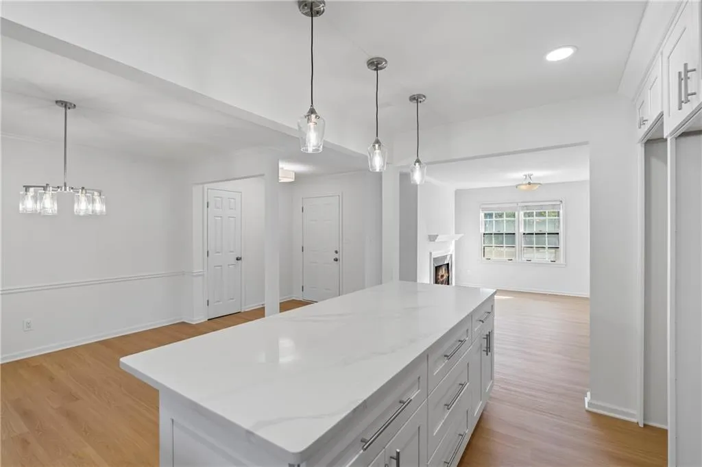 13 Chaumont Square Nw, Atlanta, Georgia 30327, 2 Bedrooms Bedrooms, ,2 BathroomsBathrooms,Residential,For Sale,13 Chaumont Square Nw,7664977