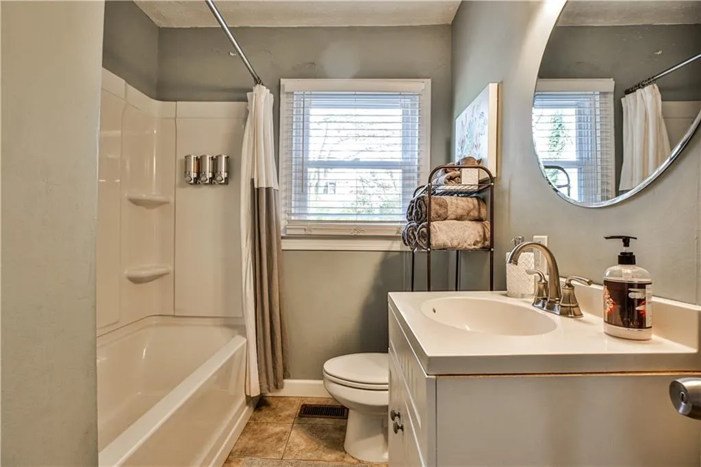 815 Verner Street Nw, Atlanta, Georgia 30318, ,Residential Income,For Sale,815 Verner Street Nw,7631041