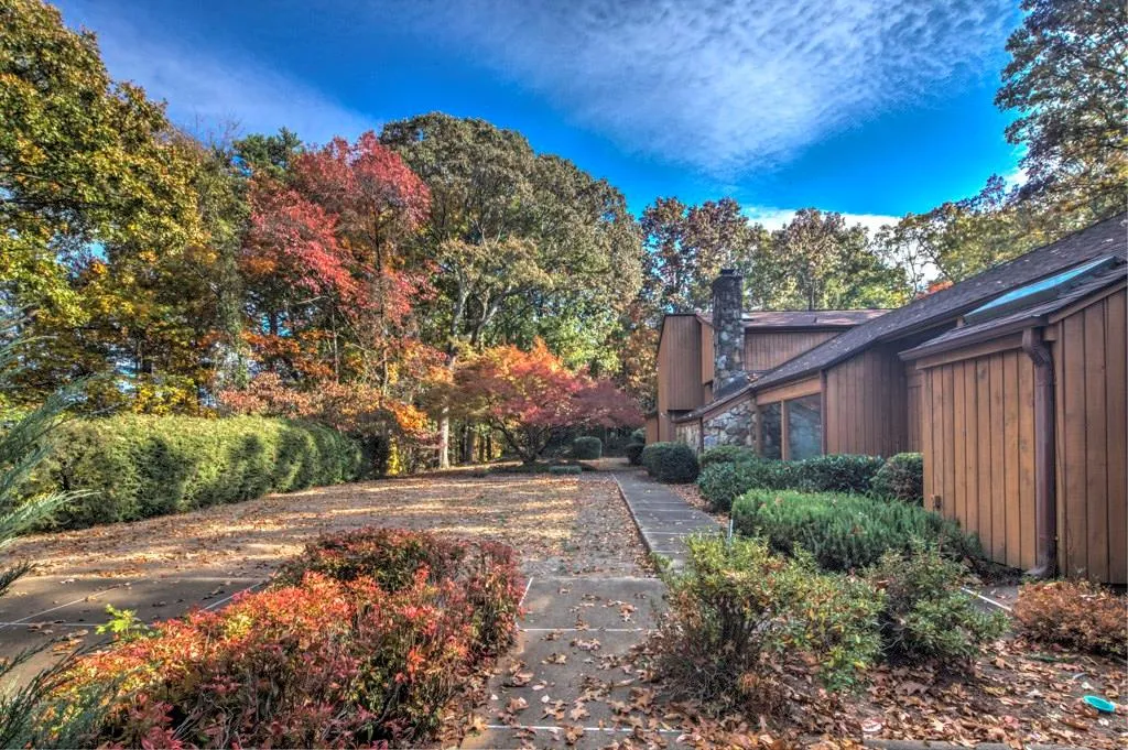 4411 Sentinel Post Road Nw, Atlanta, Georgia 30327, 5 Bedrooms Bedrooms, ,4 BathroomsBathrooms,Residential,Sold,4411 Sentinel Post Road Nw,5774515
