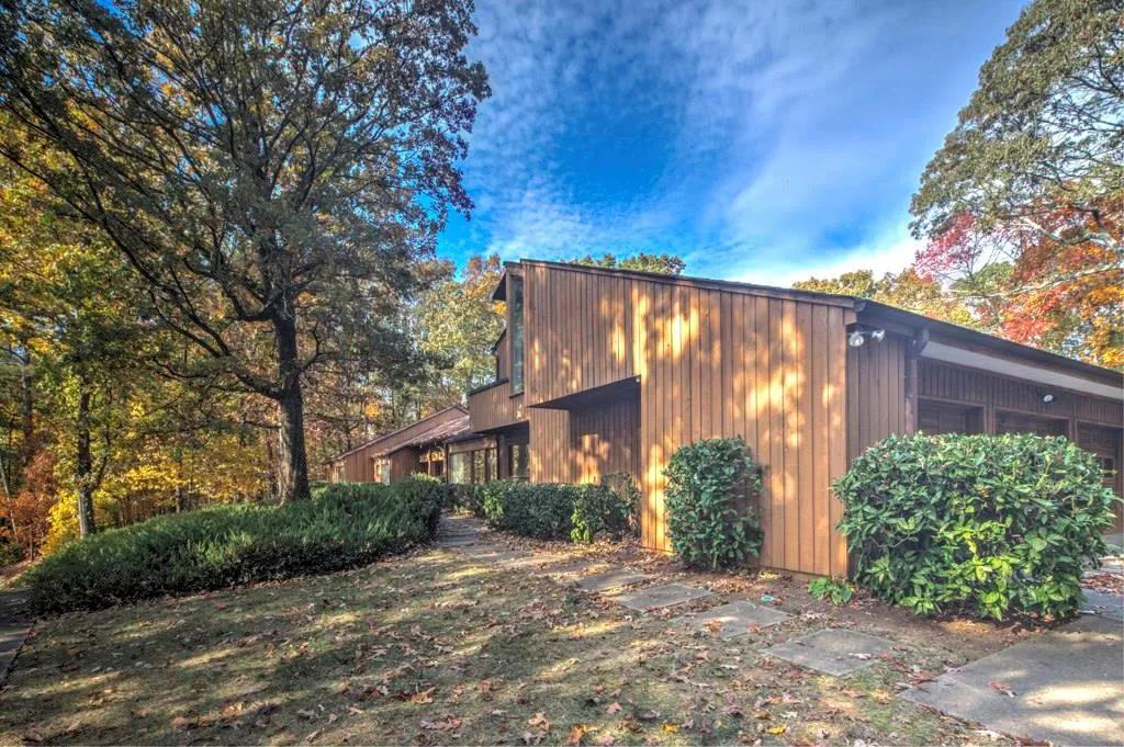 4411 Sentinel Post Road Nw, Atlanta, Georgia 30327, 5 Bedrooms Bedrooms, ,4 BathroomsBathrooms,Residential,Sold,4411 Sentinel Post Road Nw,5774515