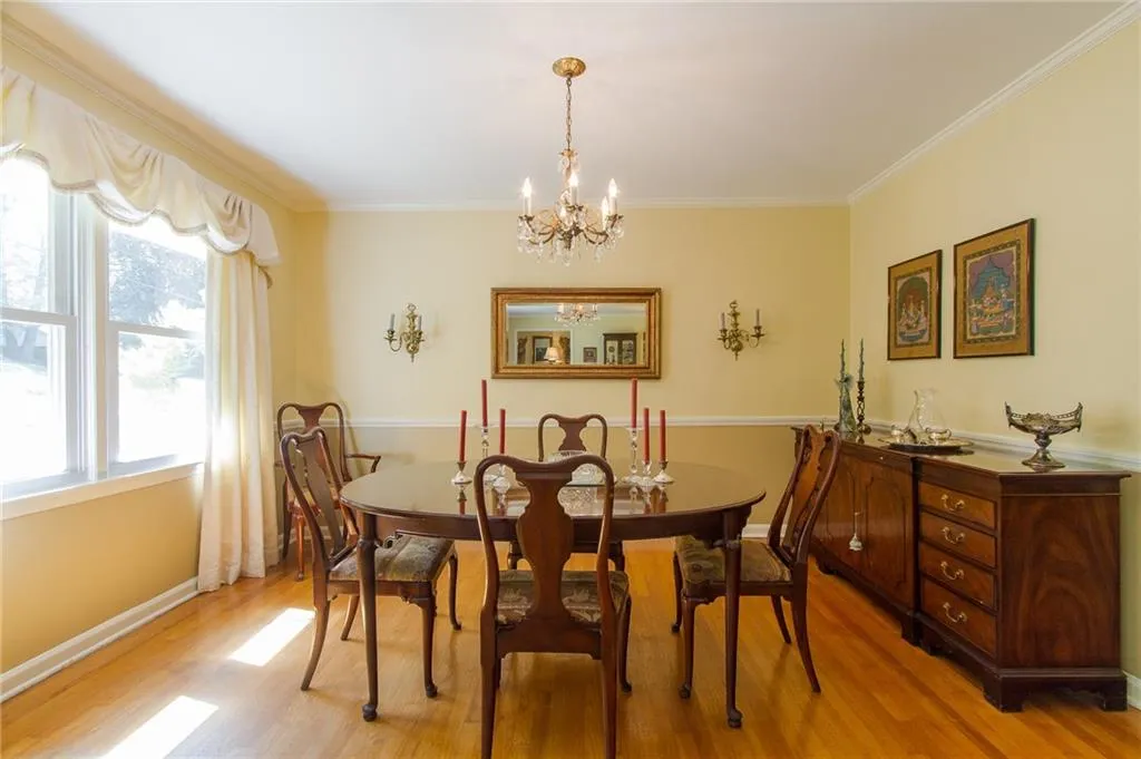 780 Starlight Lane, Atlanta, Georgia 30342, 4 Bedrooms Bedrooms, ,3 BathroomsBathrooms,Residential,Sold,780 Starlight Lane,5606674