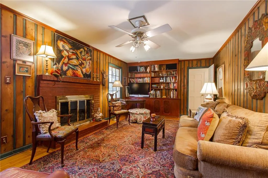 780 Starlight Lane, Atlanta, Georgia 30342, 4 Bedrooms Bedrooms, ,3 BathroomsBathrooms,Residential,Sold,780 Starlight Lane,5606674