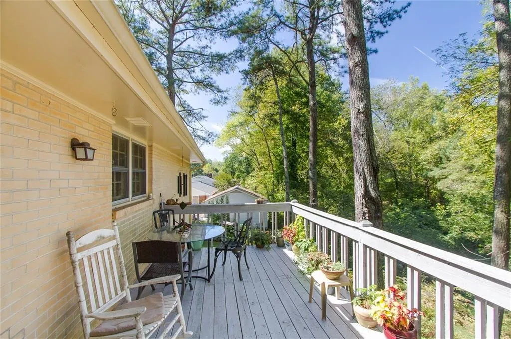 780 Starlight Lane, Atlanta, Georgia 30342, 4 Bedrooms Bedrooms, ,3 BathroomsBathrooms,Residential,Sold,780 Starlight Lane,5606674