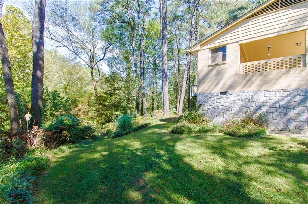 780 Starlight Lane, Atlanta, Georgia 30342, 4 Bedrooms Bedrooms, ,3 BathroomsBathrooms,Residential,Sold,780 Starlight Lane,5606674