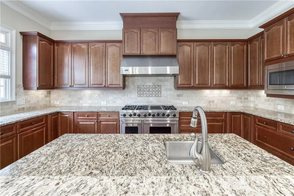 440 Wembley Circle, Sandy Springs, Georgia 30328, 3 Bedrooms Bedrooms, ,3 BathroomsBathrooms,Residential,Sold,440 Wembley Circle,6941691