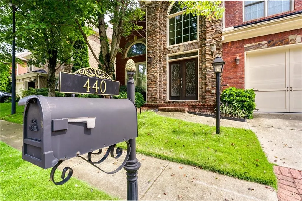440 Wembley Circle, Sandy Springs, Georgia 30328, 3 Bedrooms Bedrooms, ,3 BathroomsBathrooms,Residential,Sold,440 Wembley Circle,6941691