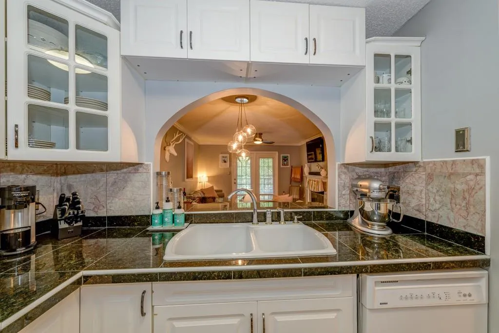 3655 Habersham Road Ne Unit 205a, Atlanta, Georgia 30305, 1 Bedroom Bedrooms, ,1 BathroomBathrooms,Residential,Sold,3655 Habersham Road Ne Unit 205a,6044431