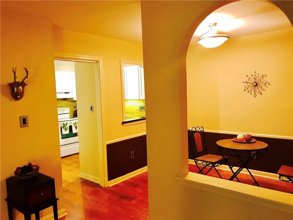 124 Woodmere Square Nw Unit 124, Atlanta, Georgia 30327, 2 Bedrooms Bedrooms, ,2 BathroomsBathrooms,Residential,Sold,124 Woodmere Square Nw Unit 124,5934930