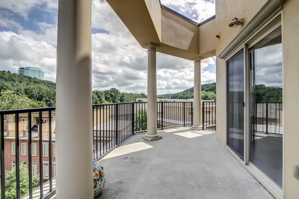 200 River Vista Drive Unit 708, Atlanta, Georgia 30339, 2 Bedrooms Bedrooms, ,2 BathroomsBathrooms,Residential,Sold,200 River Vista Drive Unit 708,5734347