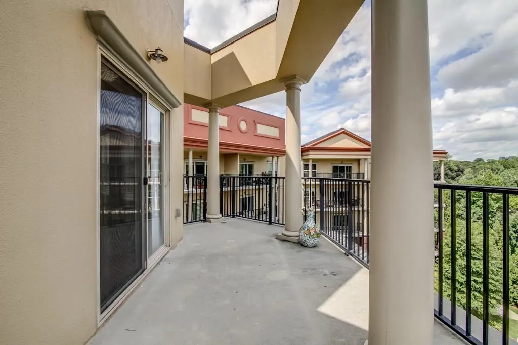 200 River Vista Drive Unit 708, Atlanta, Georgia 30339, 2 Bedrooms Bedrooms, ,2 BathroomsBathrooms,Residential,Sold,200 River Vista Drive Unit 708,5734347